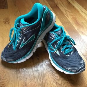 Brooks Transcend 3 Brookshire Hathaway Edition